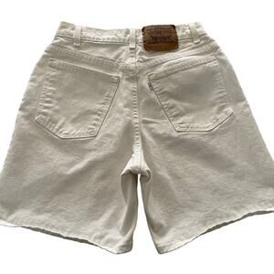 VTG 90s Levi's 950 Relaxed Fit White Jean Shorts High Rise size 8 Reg USA